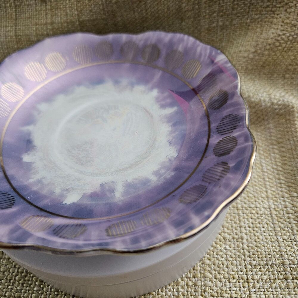 Japanese Lavender Lustreware Glass Berry Bowl Gold Gilt Scalloped 4 5/8"